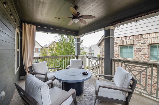 Building Photo - 18214 Lake Eagle Dr