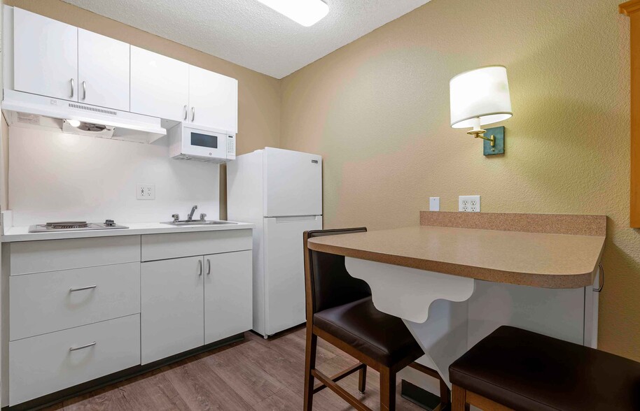 Building Photo - Furnished Studio-Sacramento - South Natomas