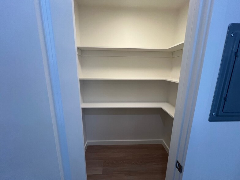 Building Photo - 10 Pueblo St