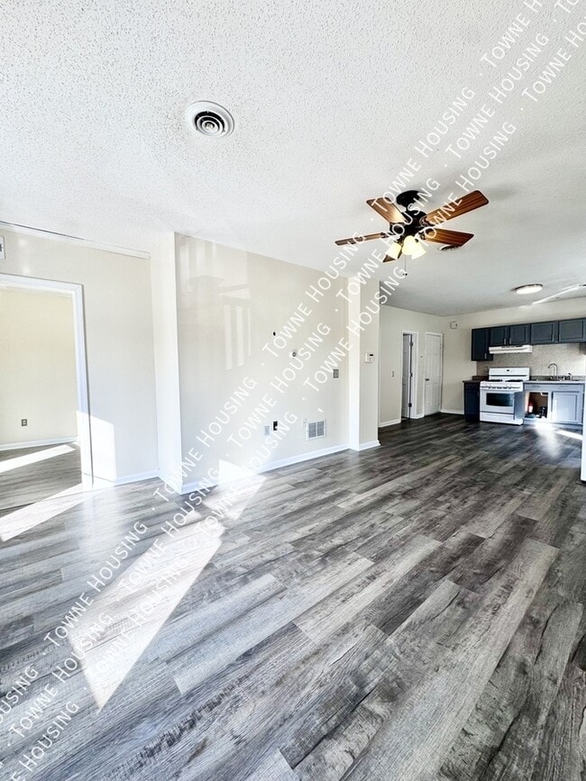 Building Photo - 374 Olmstead Ave