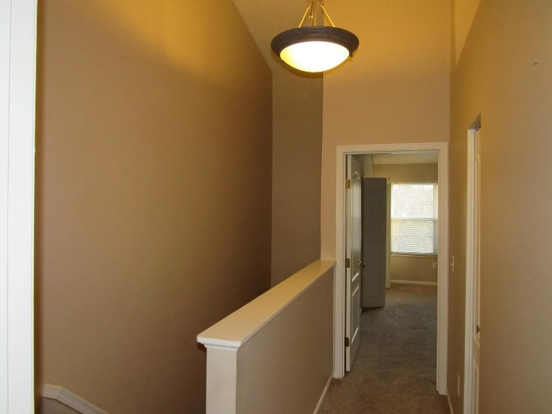 CORRIDOR 2 ND FLOOR - 4223 Spyglass Hl