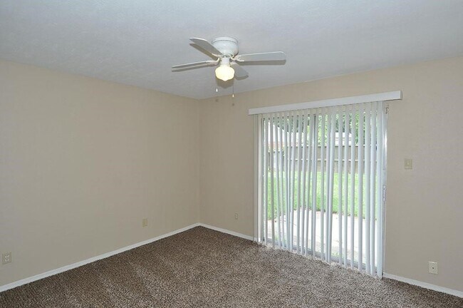 Building Photo - 28302 Doverbrook Dr