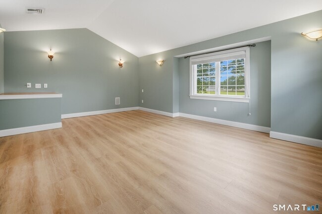 Building Photo - 28 Ashford Rd