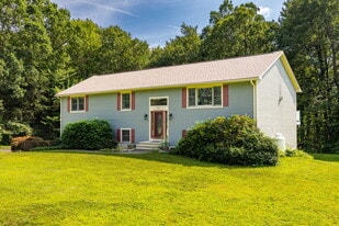 Building Photo - 84 Eastwood Dr
