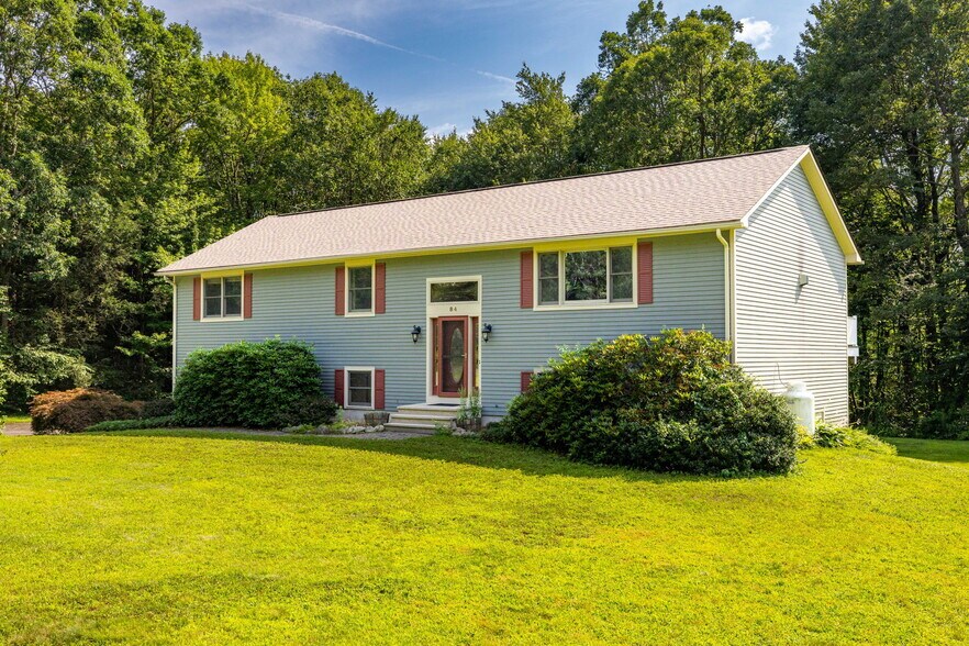 Primary Photo - 84 Eastwood Dr