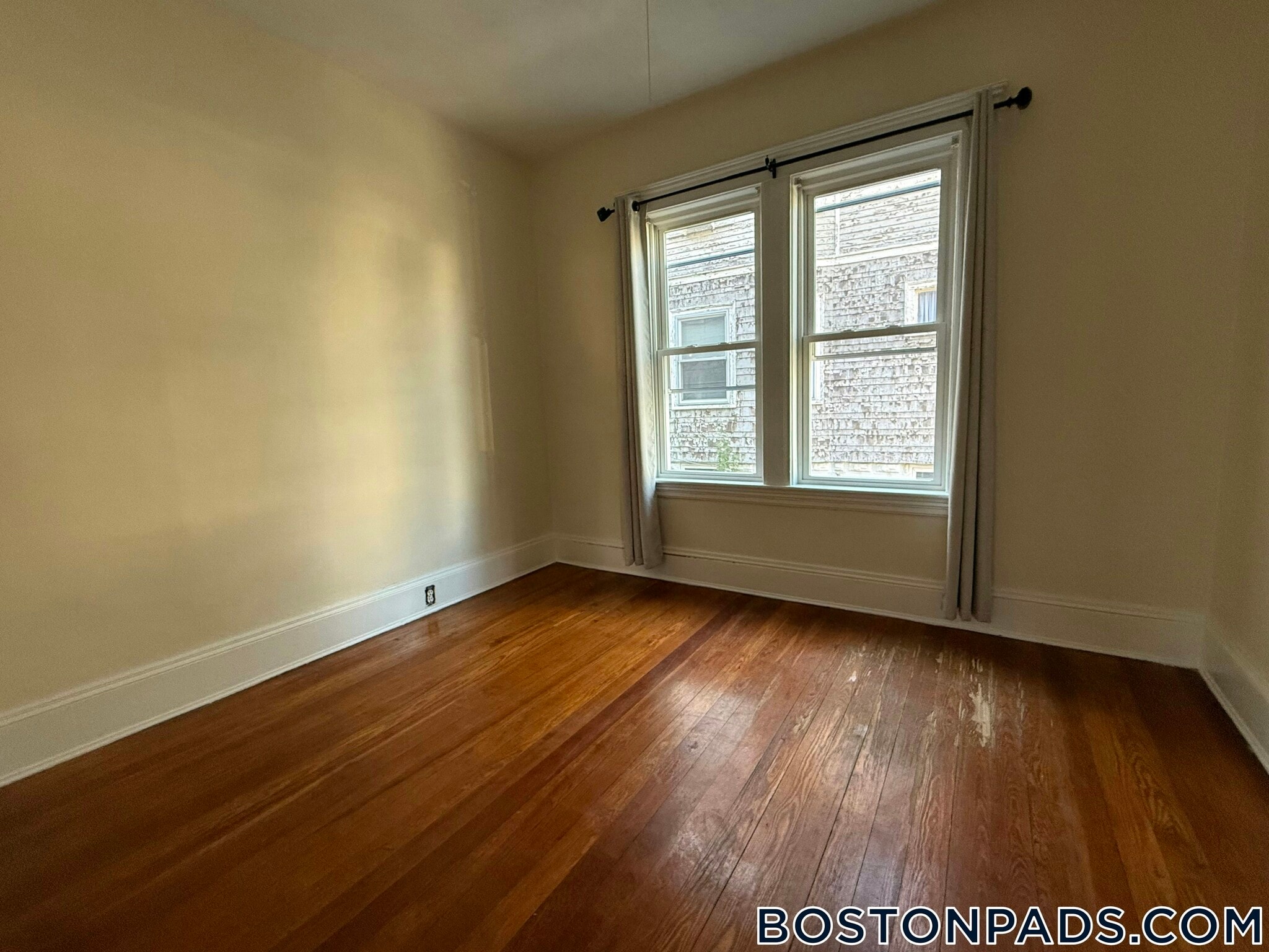 Building Photo - 45 Warner St