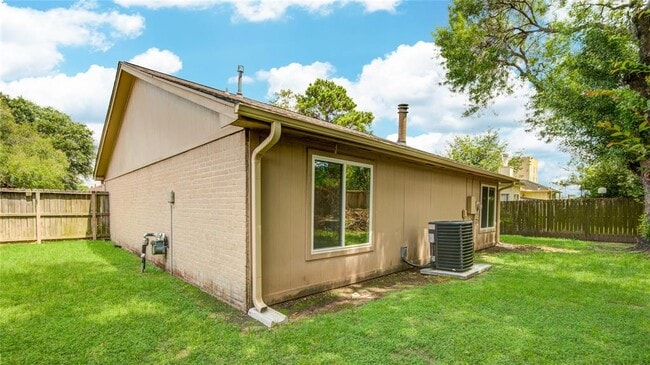 Building Photo - 1411 Brickarbor Dr