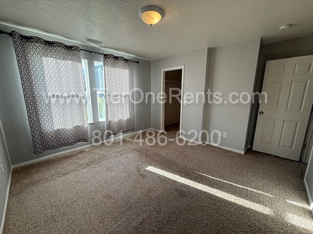 Building Photo - NO DEPOSIT option available for qualified ...