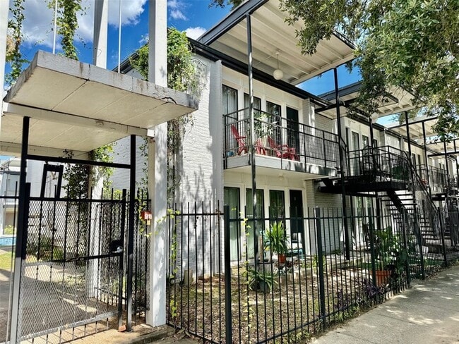 Building Photo - 1000 Heights Blvd