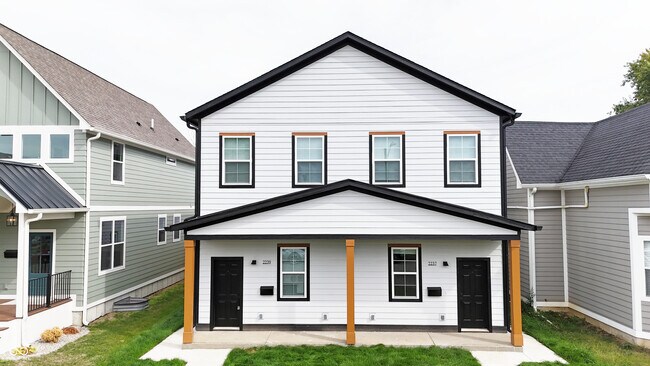 Primary Photo - 2237 Carrollton Ave