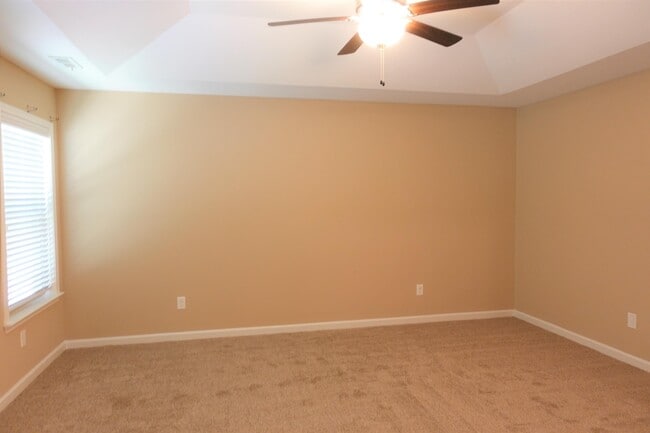 Building Photo - 161 Tiara Ridge Ln