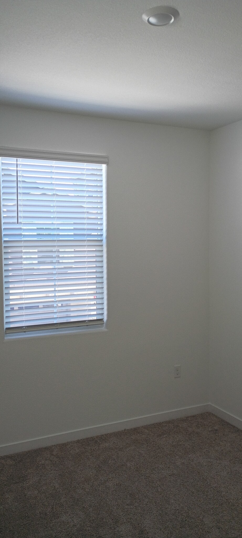 Building Photo - 821 Lake Park Cir