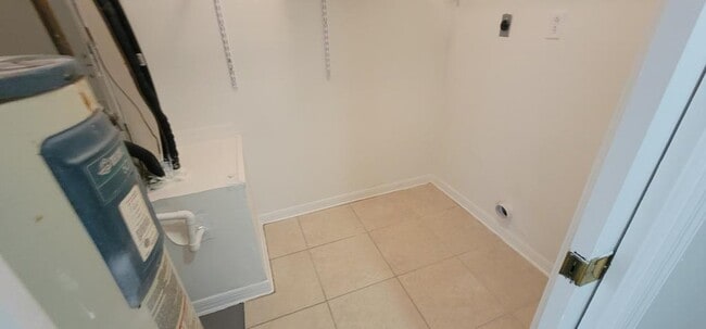 Building Photo - 3492 Fox Hollow Dr