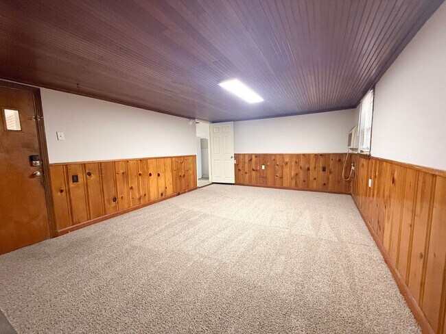 Building Photo - Spacious 2-Bedroom One-Level Home with Carport and Large Backyard