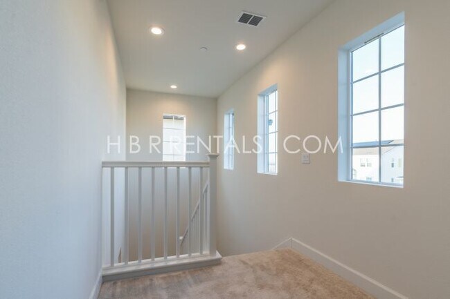 Building Photo - Spacious 4-Bedroom with 3 Full Baths in Tracy – Your Next Rental Home Awaits!