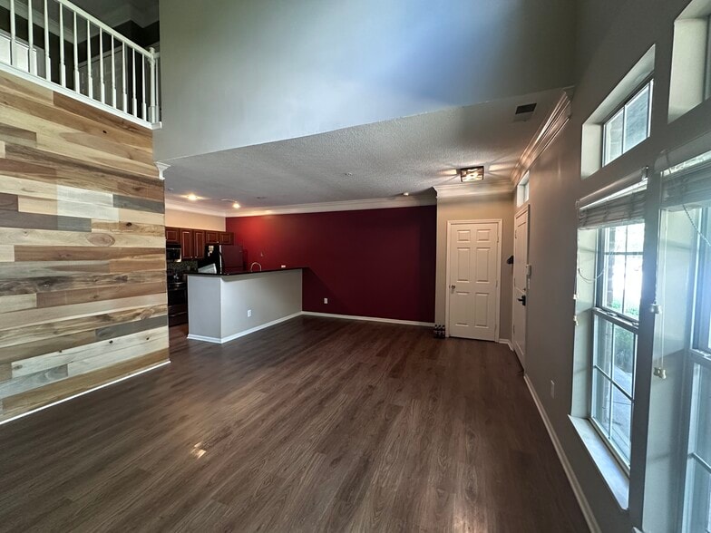 Building Photo - 6015 Craughwell Ln