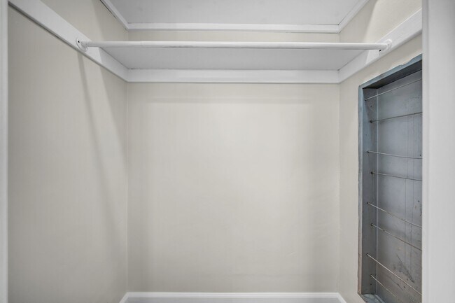 Building Photo - 414 Hilgard Ave