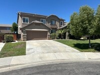 Building Photo - 3 Bedroom 2.5 Bath Home in Moreno Valley CA With Massive Backyard and Bonus Studio / Room in Garage.