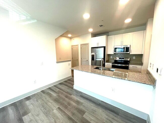 Building Photo - 2601 N Austin Ave