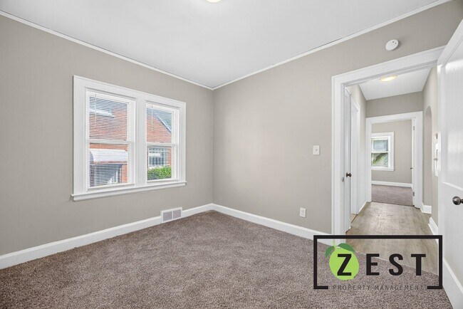 Building Photo - 15494 Bringard Dr