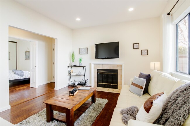 Building Photo - 1398 Meadow Ridge Cir
