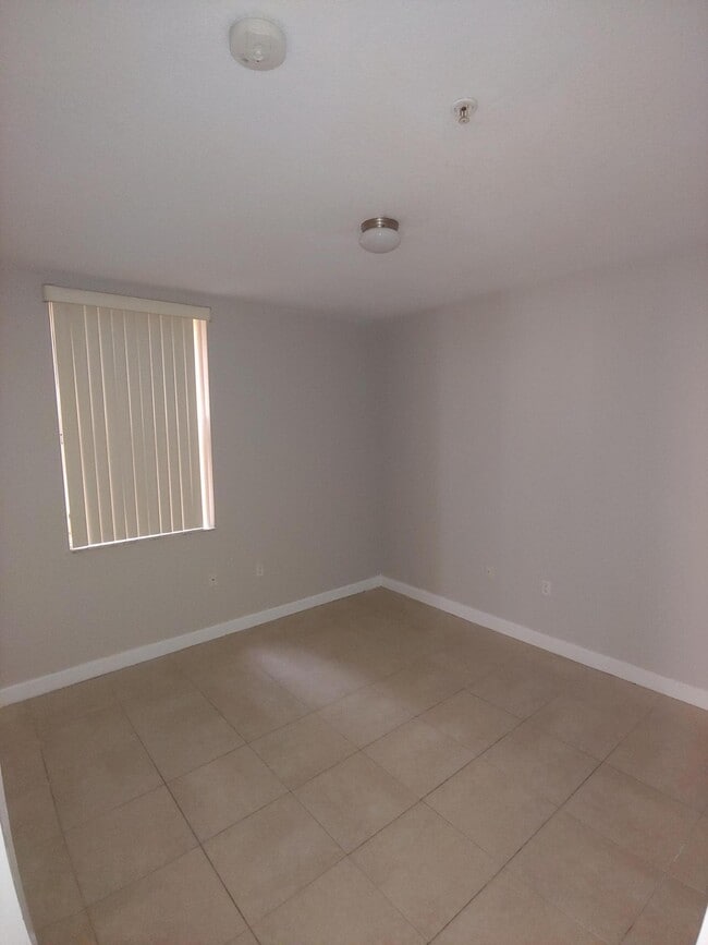 Building Photo - 2108 Shoma Dr