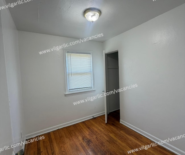 Building Photo - A cozy home ready for immediate move-in • 3 Bedrooms • 1 Full Bathroom