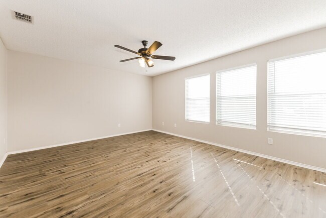 Building Photo - 1446 Stewart Dr