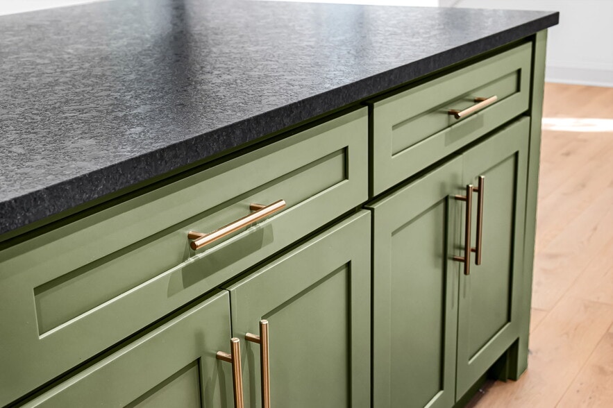 Island storage too - 4629 Keswick Rd