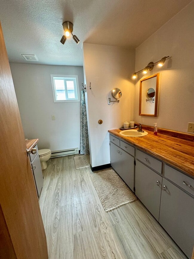 Building Photo - Ocean Park 2-Story Home, Deck with Views, Separate Living Spaces