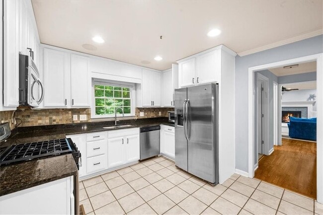 Building Photo - 5667 Colton Dr NE