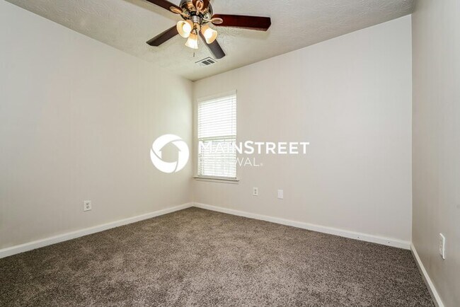Building Photo - 4 Bedroom Pet-Friendly Home in Ellenwood, GA with Main Street Renewal