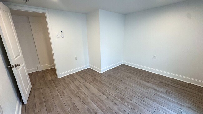 Building Photo - 7423-7429 Hampson - 7423 Basement Left