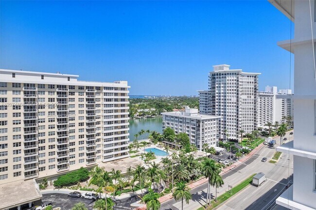 Building Photo - 5555 Collins Ave