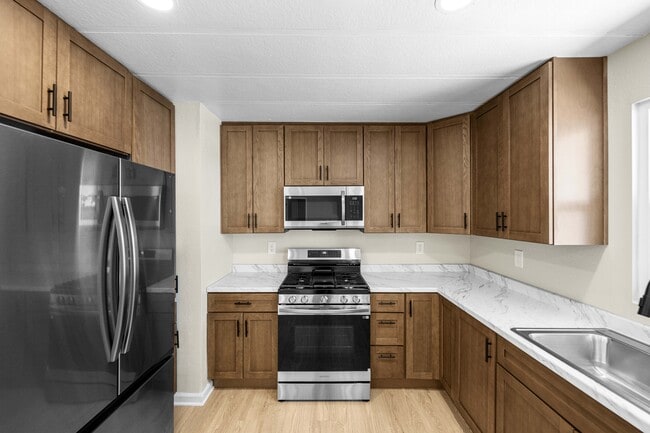 Building Photo - 34830 Lyn Ave