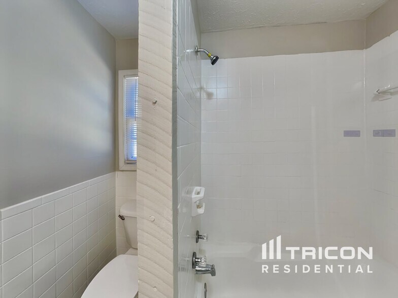 Building Photo - 5750 Westside Rd