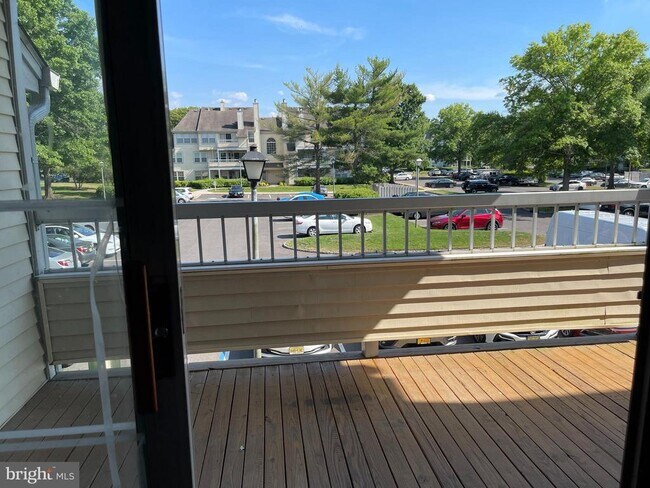 Building Photo - 303 Trinity Ct