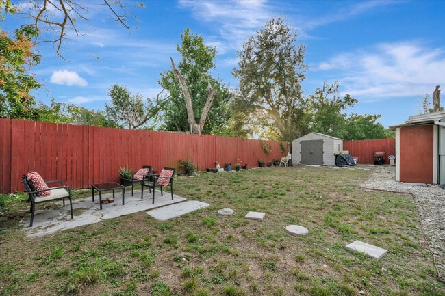 Building Photo - 4213 E Yukon St