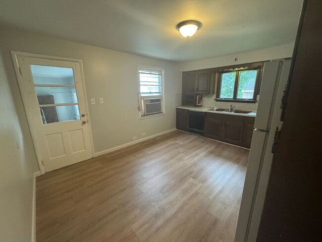 Building Photo - Montrose Rental That Fits Your Lifestyle
