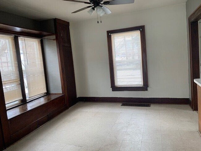 Building Photo - 3 Bedroom 1 Bath Home
