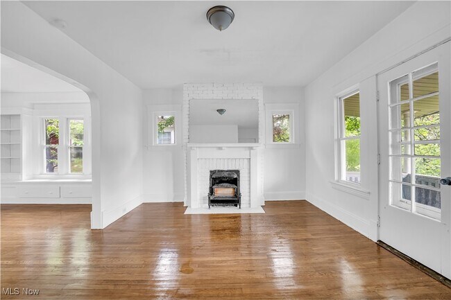 Building Photo - 3345 Desota Ave