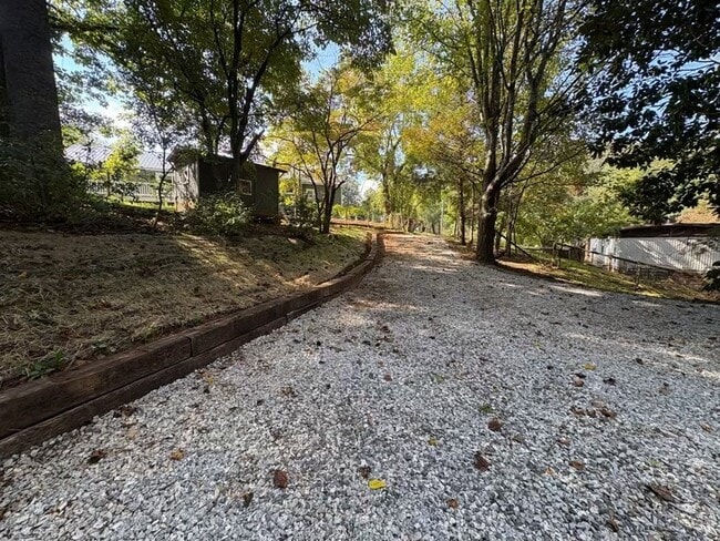 Building Photo - 794 Belle Dowdle Rd