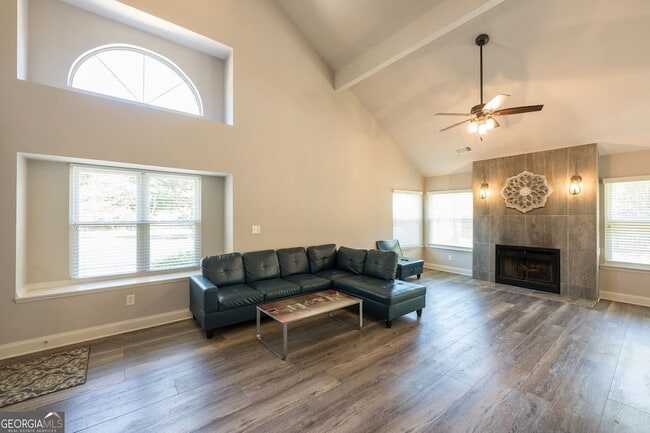 Building Photo - 895 Halston Ct