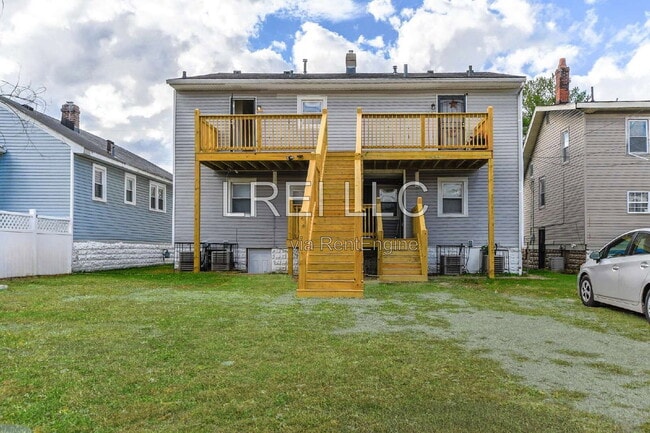 Building Photo - 615 S 38th St