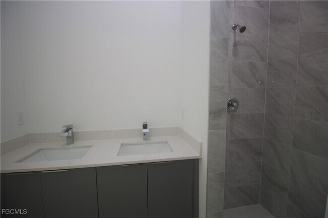 Building Photo - 508 Hurd Ave