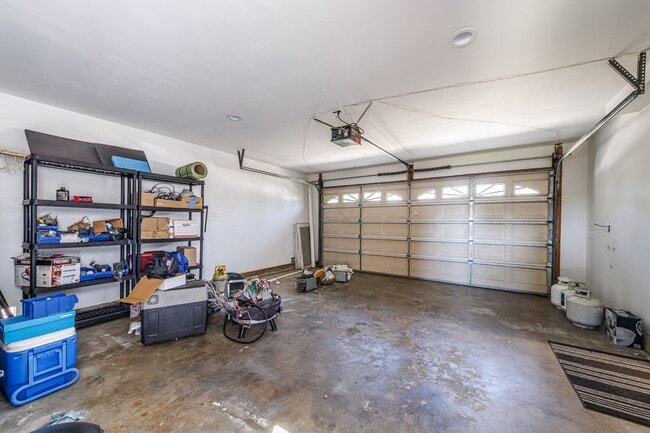 Building Photo - Beautifully Renovated 3-Bedroom Home in Pr...