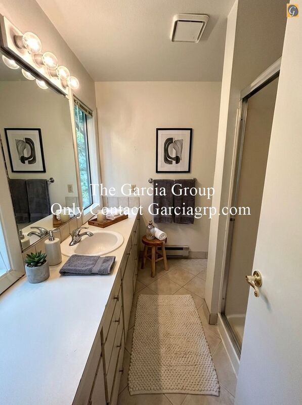 Building Photo - 315 Cervantes Cir