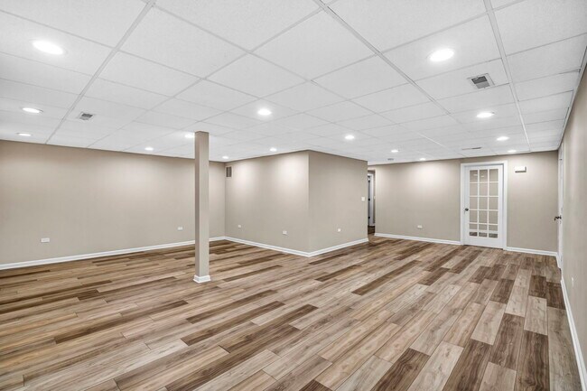 Building Photo - 2241 Avalon Ct S