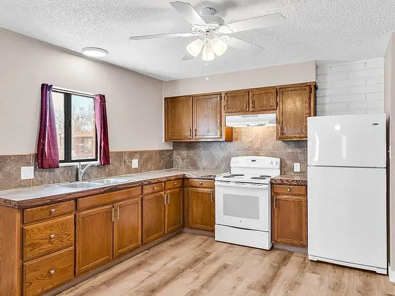 Primary Photo - 610 N Orchard Ave