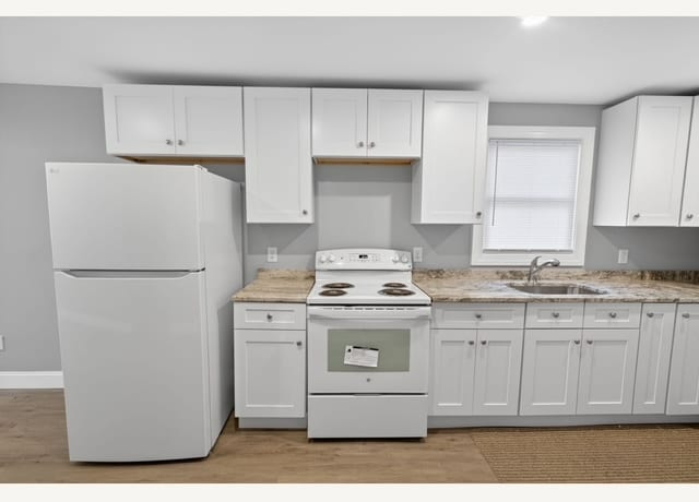 Building Photo - 122 Brookside Ave